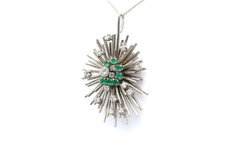 Pendentif Pendentif années 50 serti d’émeraudes et diamants en or blanc 18 carats 58 Facettes 23329