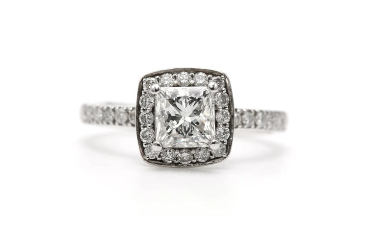 Bague 52 Bague contemporaine en or blanc 18 carats et diamants 1,32 ct 58 Facettes 23394