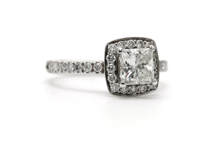 Bague 52 Bague contemporaine en or blanc 18 carats et diamants 1,32 ct 58 Facettes 23394