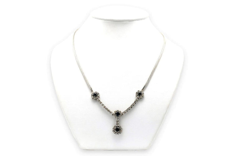 Collier Collier années 1970 en or blanc 18 carats avec saphirs et diamants 58 Facettes 23301
