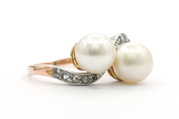 Bague 48 Bague Art nouveau en or jaune et blanc 18 carats, perles et diamants 58 Facettes B413
