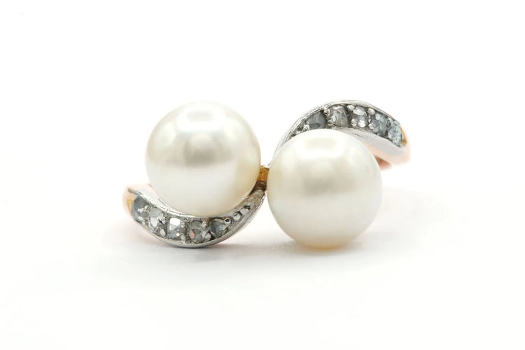 Bague 48 Bague Art nouveau en or jaune et blanc 18 carats, perles et diamants 58 Facettes B413