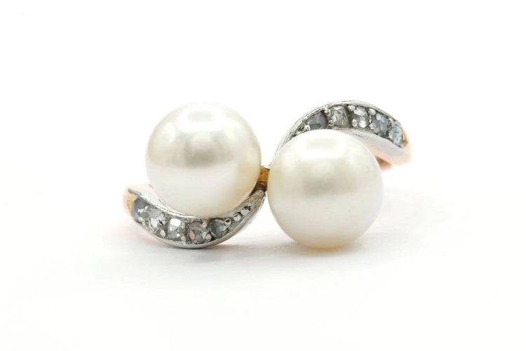 Bague 48 Bague Art nouveau en or jaune et blanc 18 carats, perles et diamants 58 Facettes B413