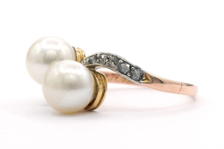 Bague 48 Bague Art nouveau en or jaune et blanc 18 carats, perles et diamants 58 Facettes B413