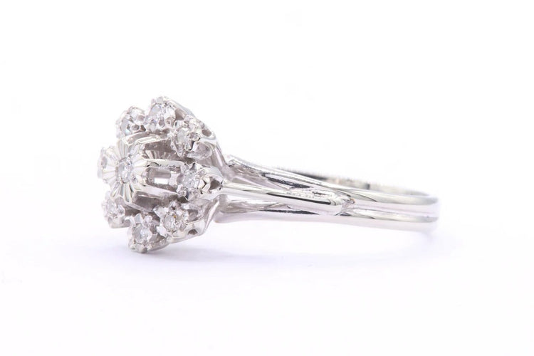 Bague 54 Bague années 70 en or blanc 18 carats et diamants taille brillant 58 Facettes B403