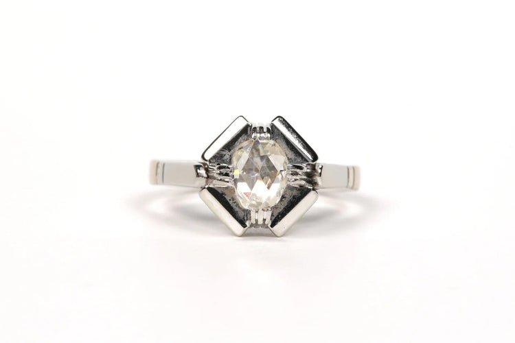 Bague 53 Bague Art déco en or blanc 18 carats sertie d’un diamant taille rose 58 Facettes B446