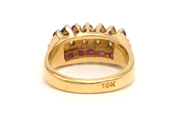 Bague 50 Bague contemporaine en or jaune 18 carats sertie de rubis et diamants 58 Facettes 18669