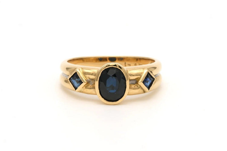 Bague 57 Bague années 70 en or jaune et blanc 18 carats sertie de saphirs 58 Facettes B483