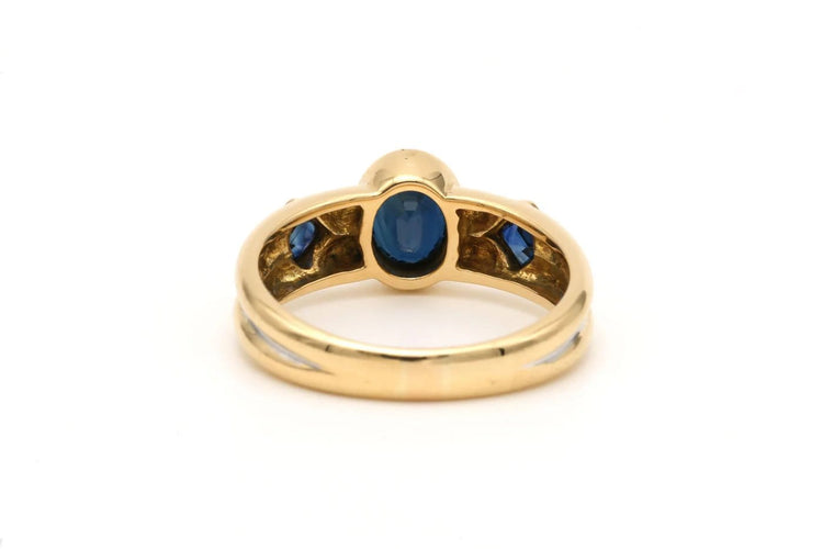 Bague 57 Bague années 70 en or jaune et blanc 18 carats sertie de saphirs 58 Facettes B483