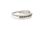 Bague 52 Bague contemporaine en or blanc 18 carats sertie de saphirs 58 Facettes B505