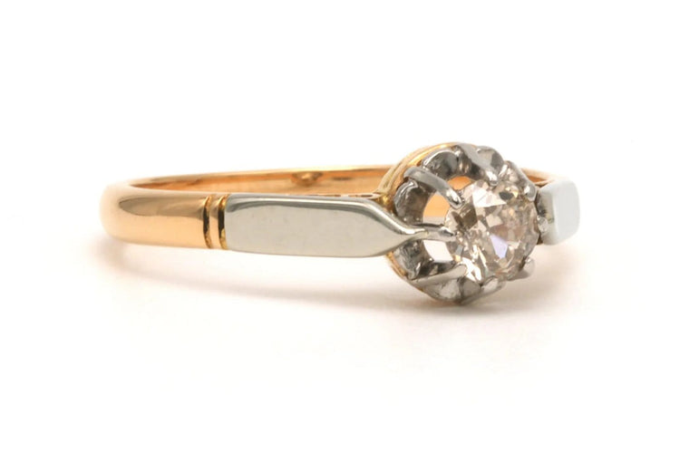 Bague 53 Bague Art déco en or jaune 18 carats sertie d’un diamant 0,28 ct 58 Facettes B225