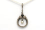 Pendentif Pendentif Art déco en or blanc 18 carats, onyx, diamants et perle 58 Facettes B525