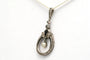 Pendentif Pendentif Art déco en or blanc 18 carats, onyx, diamants et perle 58 Facettes B525