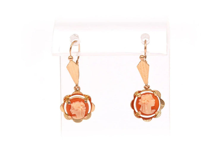 Boucles d'oreilles Boucles d’oreilles dormeuses années 50 en or jaune et camées 58 Facettes 22143
