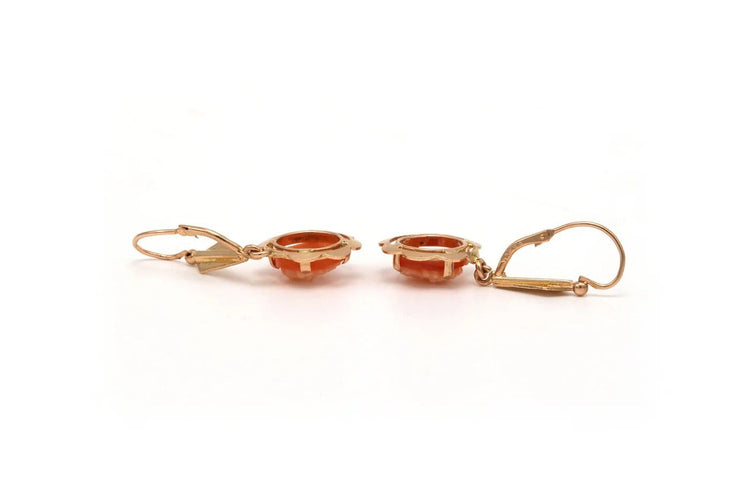Boucles d'oreilles Boucles d’oreilles dormeuses années 50 en or jaune et camées 58 Facettes 22143