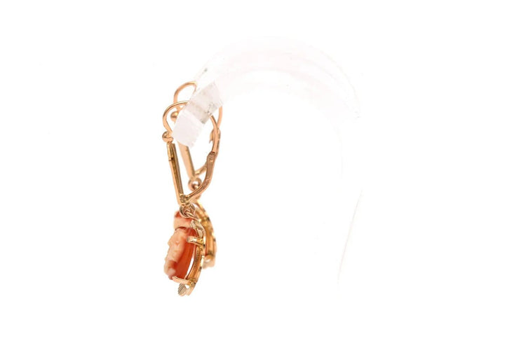 Boucles d'oreilles Boucles d’oreilles dormeuses années 50 en or jaune et camées 58 Facettes 22143