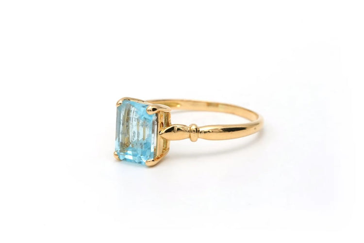 Bague 52 Bague contemporaine en or jaune 18 carats sertie d’une topaze 58 Facettes 21828