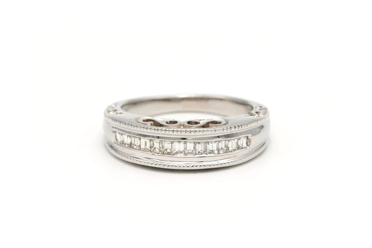 Bague 53 Bague contemporaine en or blanc 18 carats sertie de diamants 58 Facettes 19457
