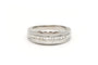 Bague 53 Bague contemporaine en or blanc 18 carats sertie de diamants 58 Facettes 19457