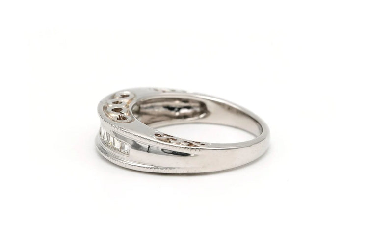 Bague 53 Bague contemporaine en or blanc 18 carats sertie de diamants 58 Facettes 19457