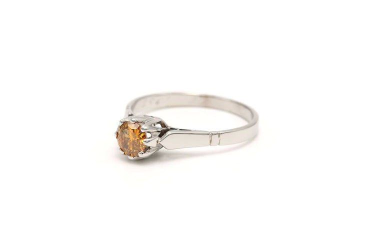 Bague 53 Bague années 50 en or blanc 18 carats avec diamant jaune 58 Facettes 20197