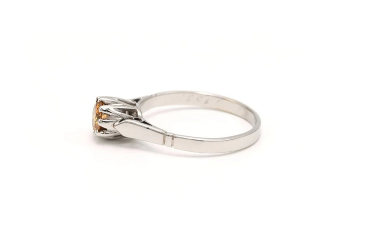 Bague 53 Bague années 50 en or blanc 18 carats avec diamant jaune 58 Facettes 20197