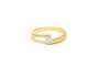 Bague 52 Bague contemporaine en or jaune 18 carats sertie d’un diamant 58 Facettes 22350