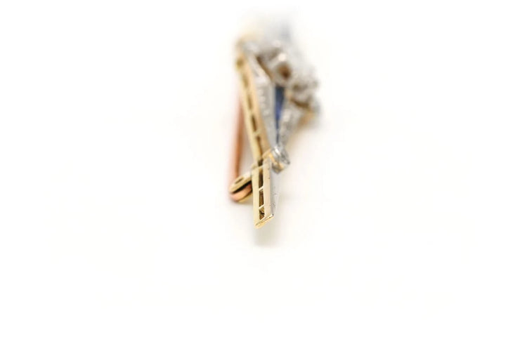 Broche Broche Art Déco en or blanc et jaune 18 carats, saphirs et diamants 58 Facettes 22395