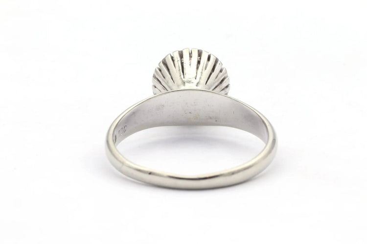 Bague 53 Bague contemporaine en or blanc 18 carats sertie de diamants 58 Facettes 19665