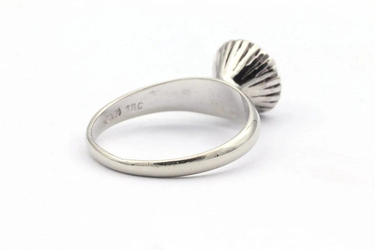 Bague 53 Bague contemporaine en or blanc 18 carats sertie de diamants 58 Facettes 19665