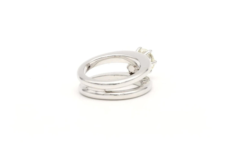 Bague 48 Bague contemporaine sertie d’un diamant en or blanc 18 carats 58 Facettes 22487