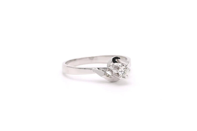 Bague 53 Bague années 50 en or blanc 18 carats et diamant 0,09 ct 58 Facettes 22910