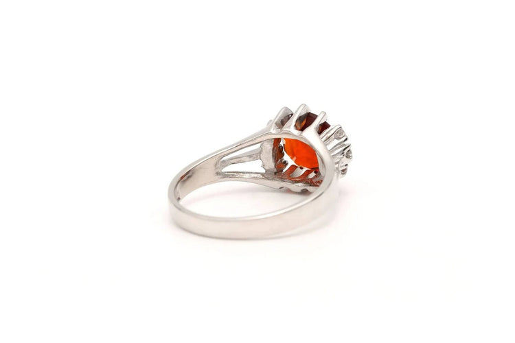 Bague 53 Bague années 70 en or blanc 18 carats, citrine et diamants 58 Facettes B623