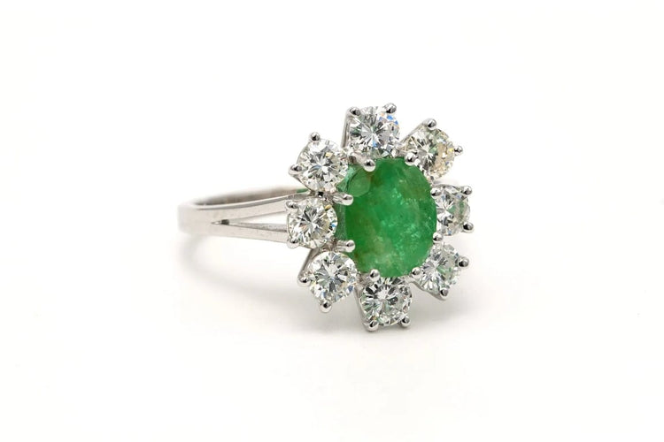 Bague 56 Bague contemporaine en or blanc 18 carats, émeraude et diamants 58 Facettes 20589
