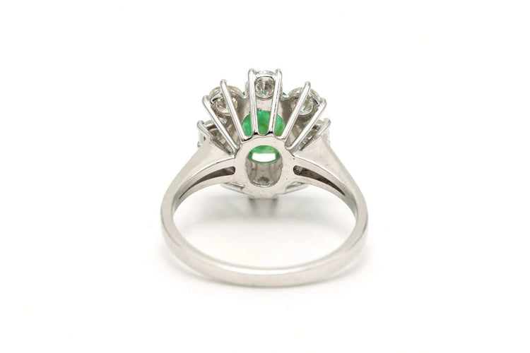 Bague 56 Bague contemporaine en or blanc 18 carats, émeraude et diamants 58 Facettes 20589
