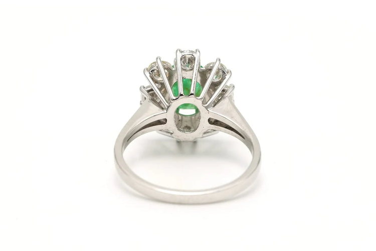 Bague 56 Bague contemporaine en or blanc 18 carats, émeraude et diamants 58 Facettes 20589