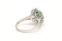 Bague 56 Bague contemporaine en or blanc 18 carats, émeraude et diamants 58 Facettes 20589