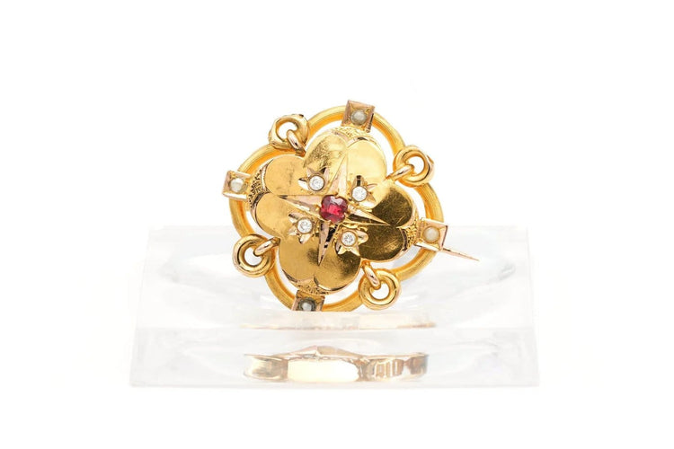 Broche Napoléon III - Broche en or jaune, perles, rubis et diamants 58 Facettes 22566