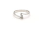 Bague 53 Bague contemporaine en or blanc 18 carats sertie de diamants 58 Facettes B661