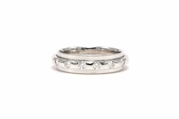 Bague 58 Bague contemporaine en or blanc 18 carats et diamants taille brillant 0,36 ct 58 Facettes 22452