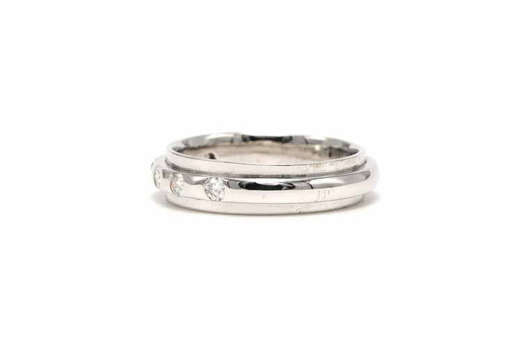 Bague 58 Bague contemporaine en or blanc 18 carats et diamants taille brillant 0,36 ct 58 Facettes 22452