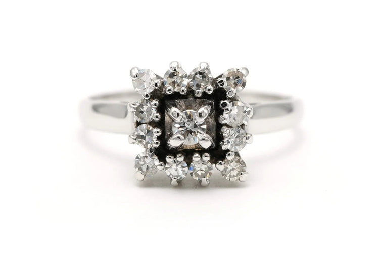 Bague 55 Bague contemporaine en or blanc 18 carats sertie de diamants 0,37 ct 58 Facettes 22591