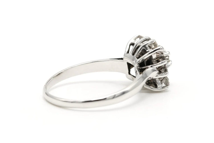 Bague 55 Bague contemporaine en or blanc 18 carats sertie de diamants 0,37 ct 58 Facettes 22591