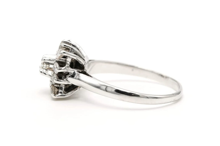 Bague 55 Bague contemporaine en or blanc 18 carats sertie de diamants 0,37 ct 58 Facettes 22591