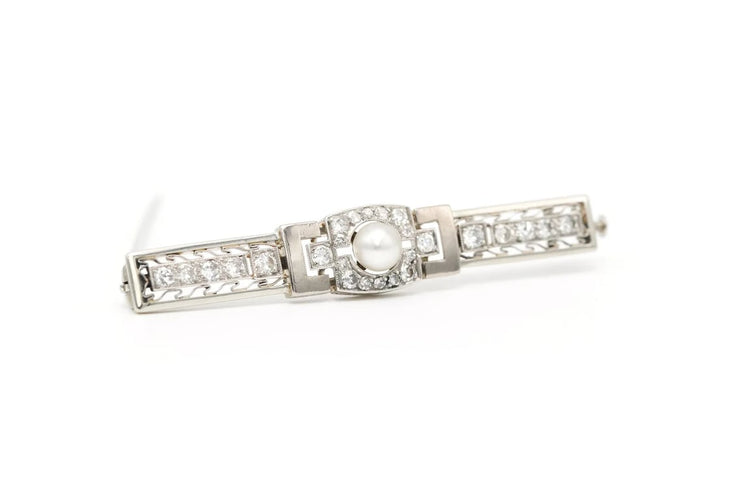 Broche Broche contemporaine en or blanc 18 carats avec perle et diamants taille brillant 58 Facettes B466