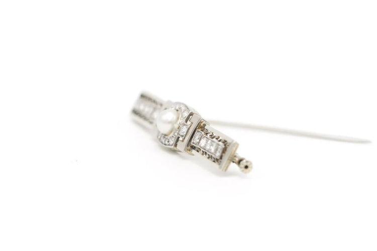Broche Broche contemporaine en or blanc 18 carats avec perle et diamants taille brillant 58 Facettes B466