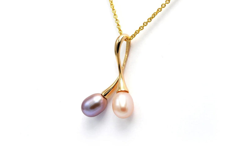 Pendentif Pendentif contemporain en or jaune 18 carats serti de perles 58 Facettes 22754