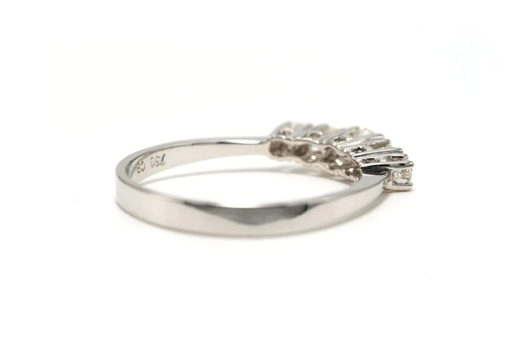 Bague 61 Bague contemporaine en or blanc 18 carats sertie de diamants taille brillant 0,48 ct 58 Facettes 22734