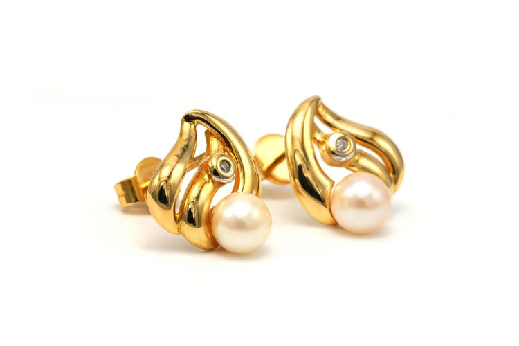 Boucles d'oreilles Boucles d’oreilles contemporaines en or jaune, perles et diamants 58 Facettes 22891