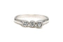 Bague 52 Bague contemporaine en or blanc 18 carats sertie de diamants 58 Facettes 22893